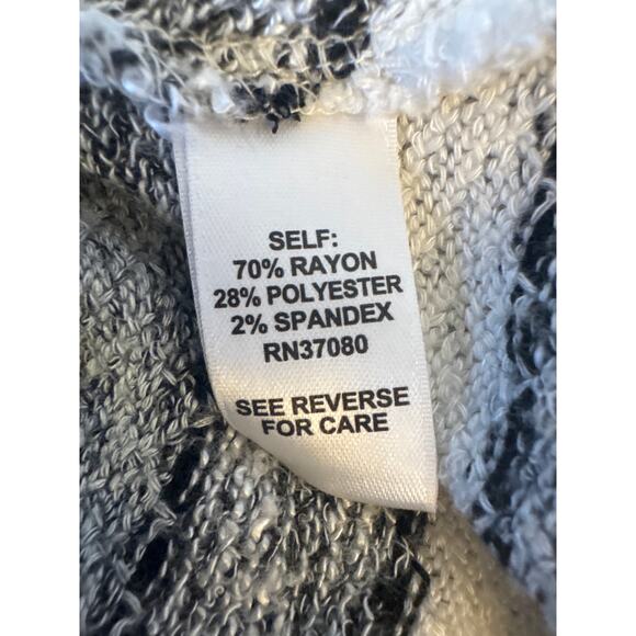 Established 1948 Women’s White Gray Pattern Blouse Size Large - Picture 6 of 6